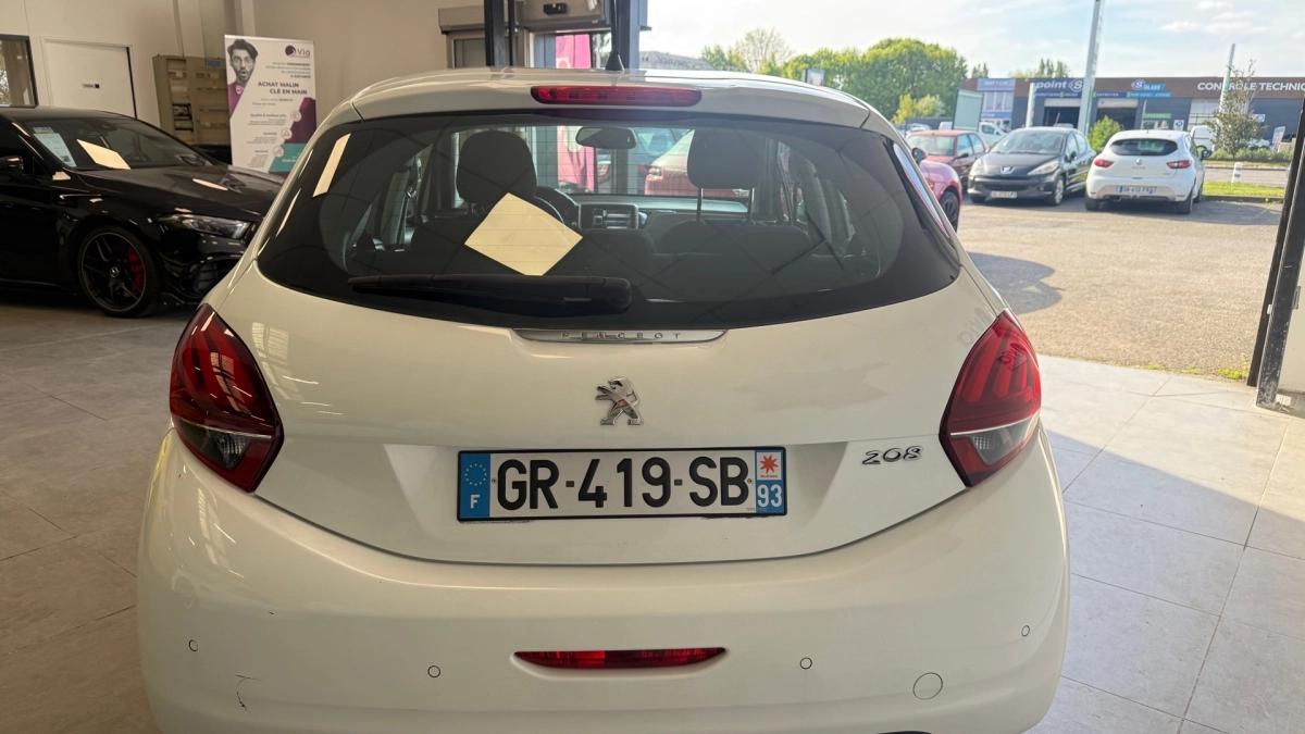 Peugeot 208
