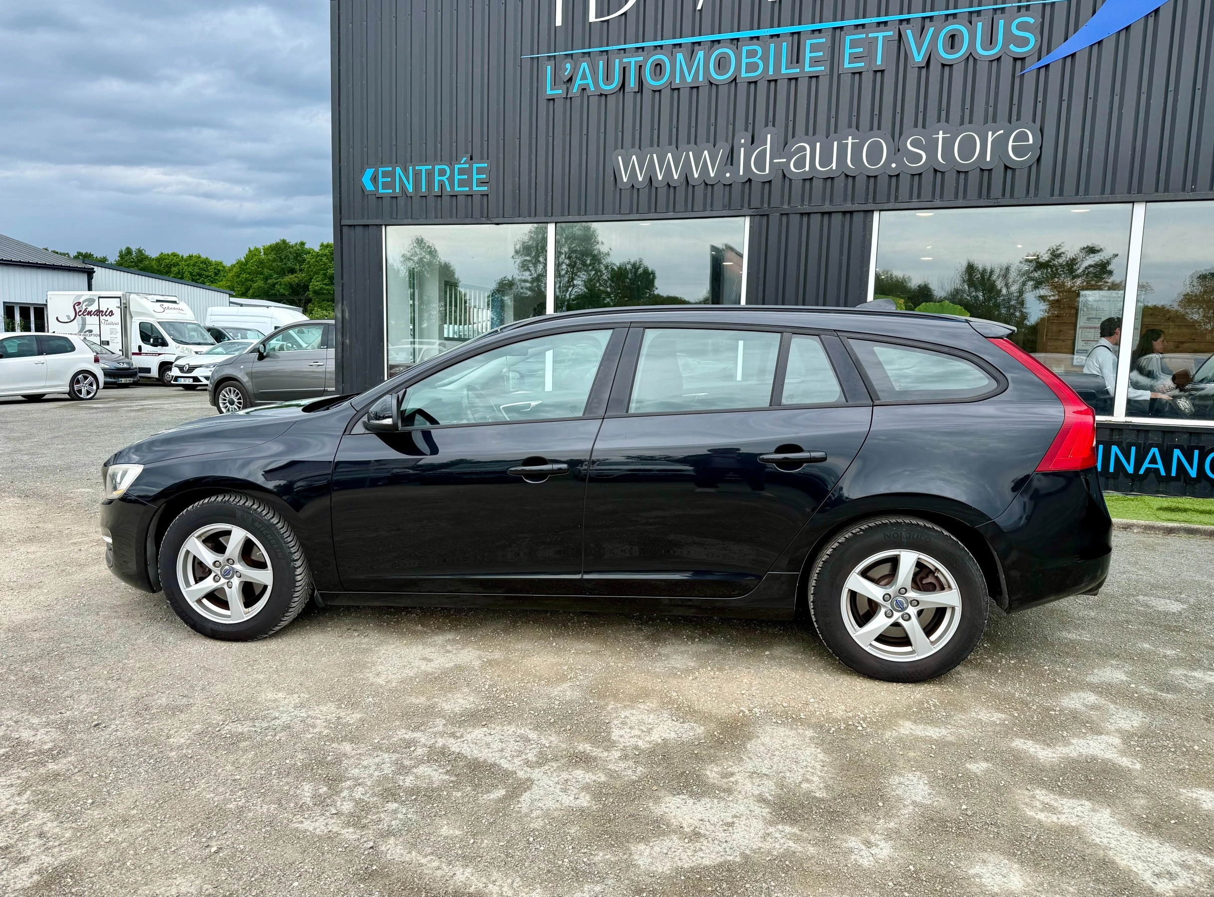 Volvo V60 1.6 115 BVA DRIVE KINETIC GARANTIE 12 MOIS 1.6 115 DRIVE KINETIC START-STOP — photo 2