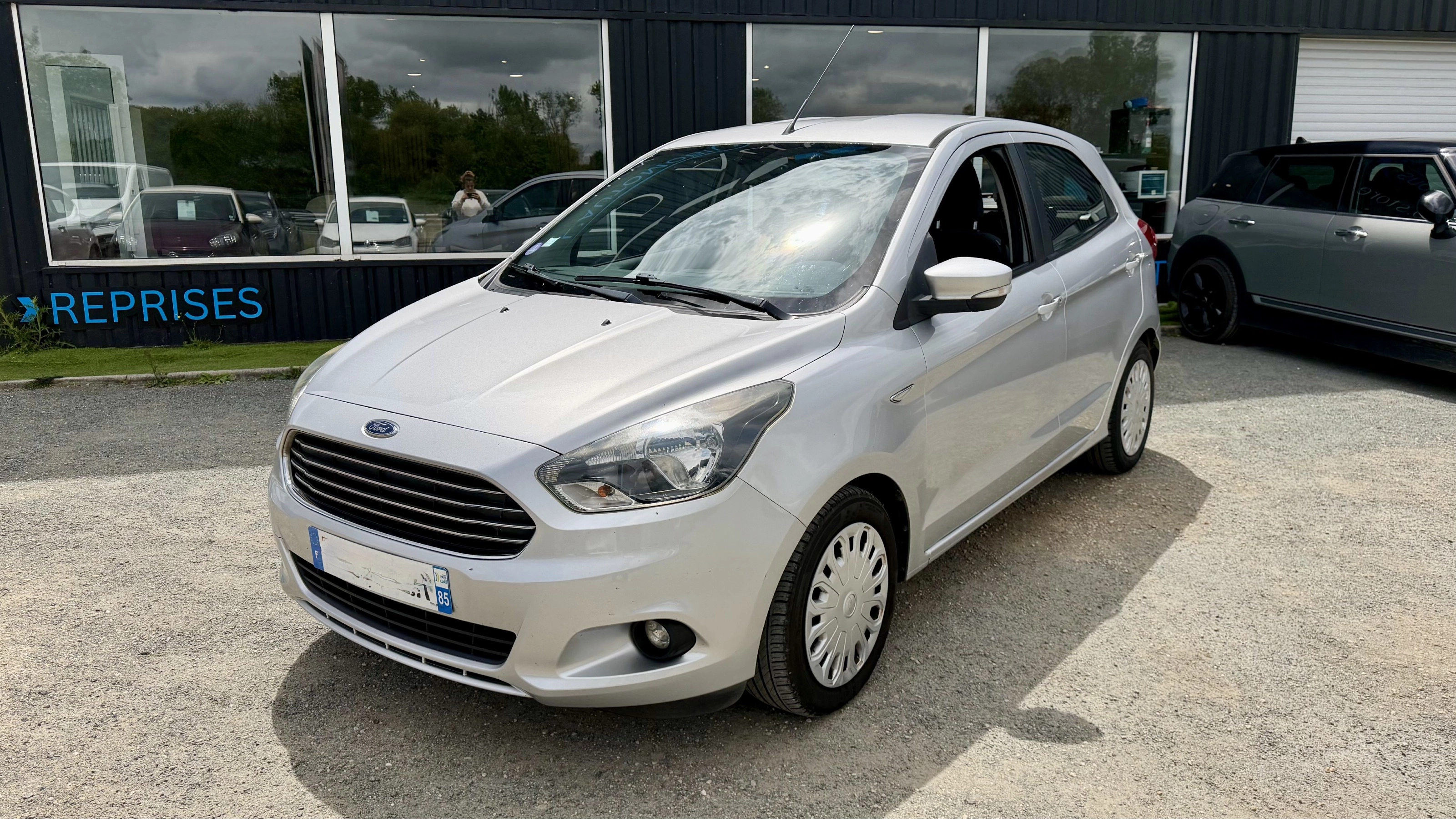 Ford Ka Plus / Distribution faite / Garantie 12 mois 1.2 TIVCT 70 ESSENTIAL — photo 2