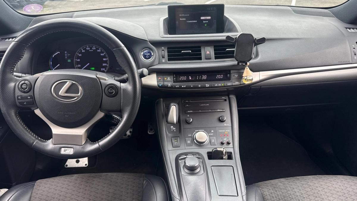 Lexus CT200H
