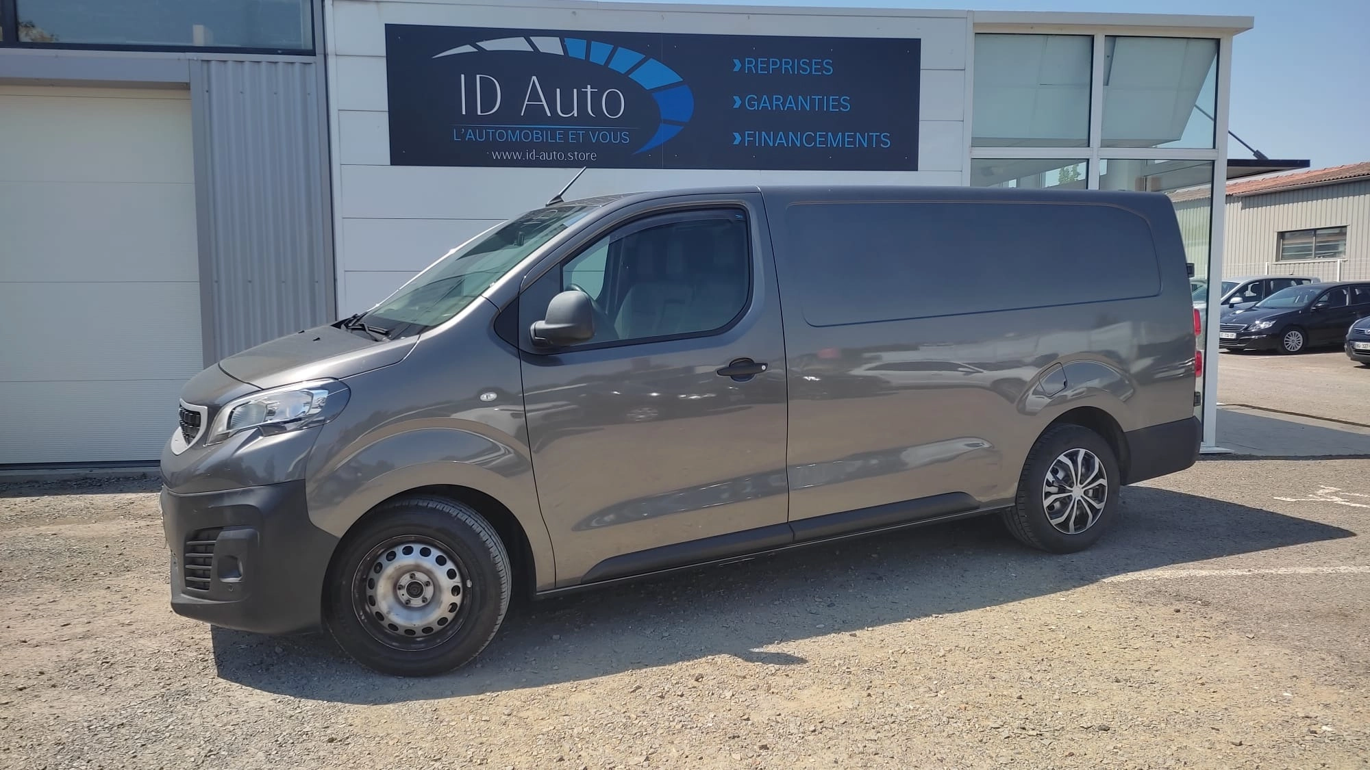 Peugeot Expert Vu FOURGON 2.0 BLUEHDI 180 L2 PREMIUM BVA START-STOP TVA RECUPERABLE GARANTIE 12 MOIS FOURGON 2.0 BLUEHDI 180 L2 PREMIUM PACK EAT BVA START-STOP