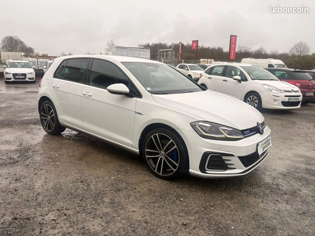 Volkswagen Golf GTE — photo 4