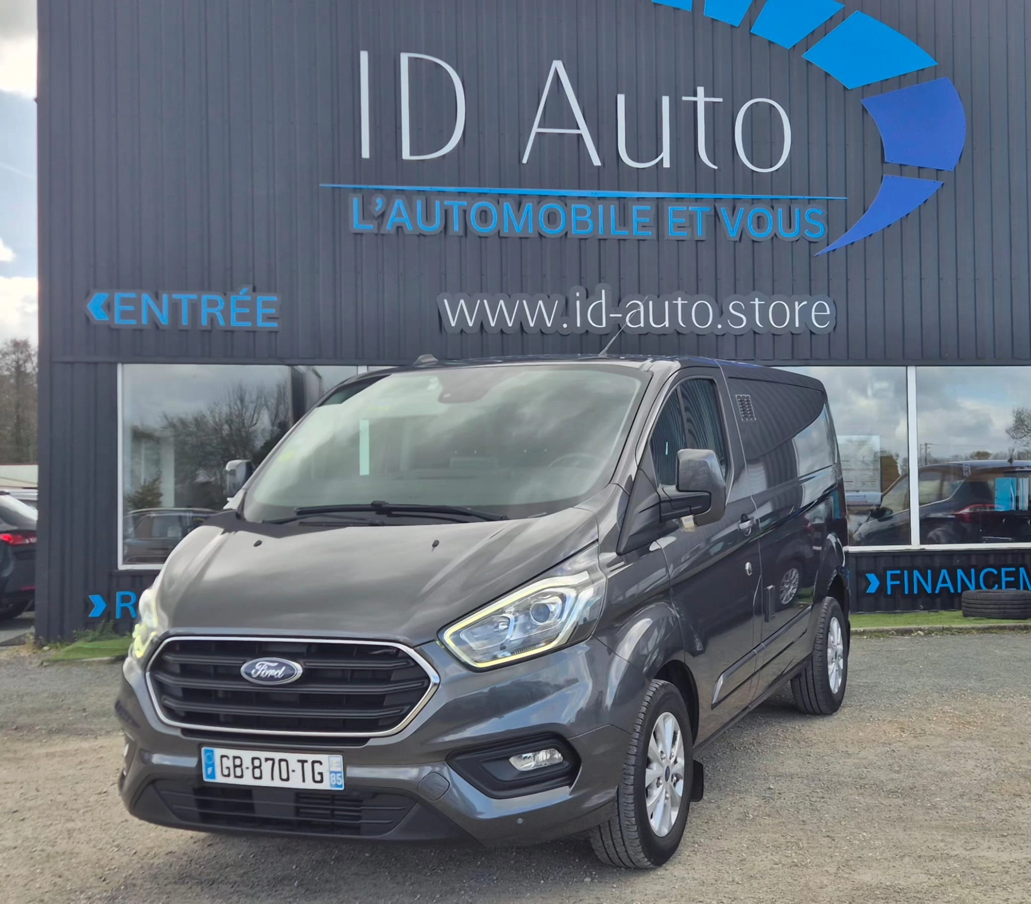 Voiture d'occasion Ford Transit Custom Vu en Vendée chez IDE AUTO