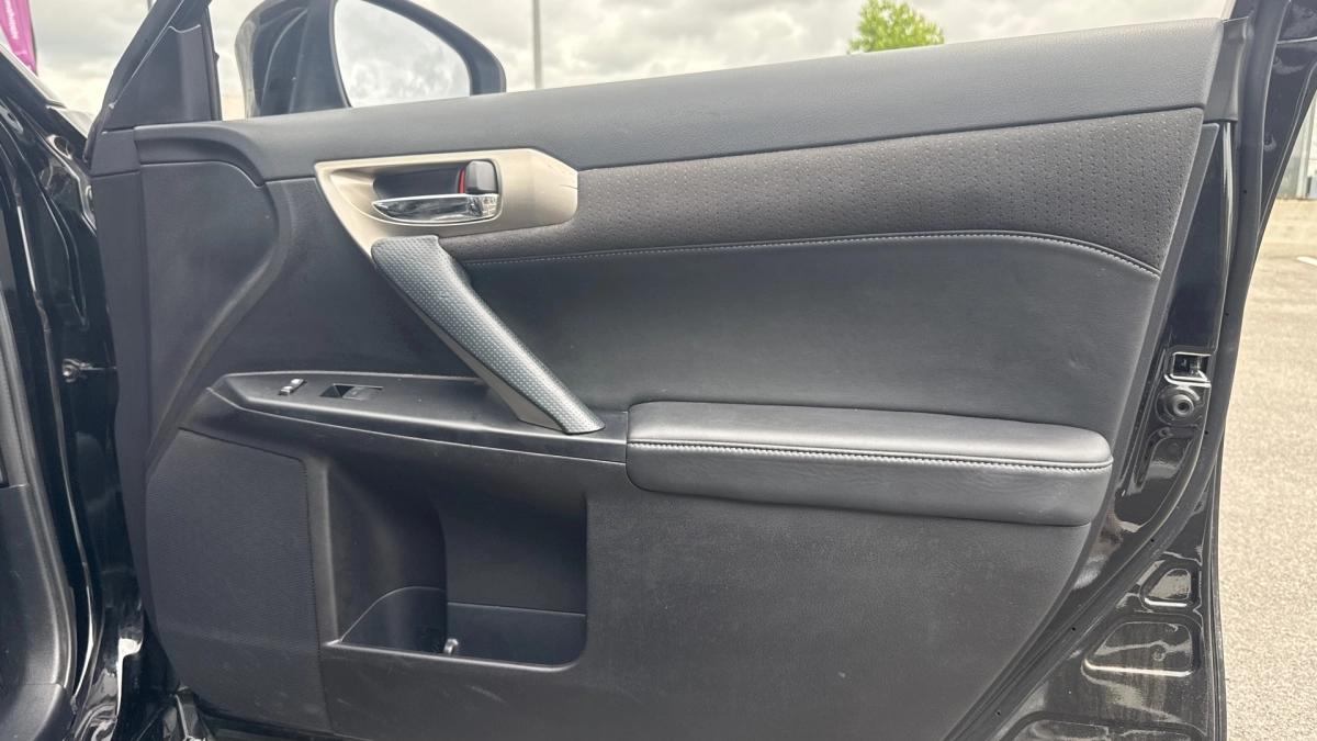 Lexus CT200H