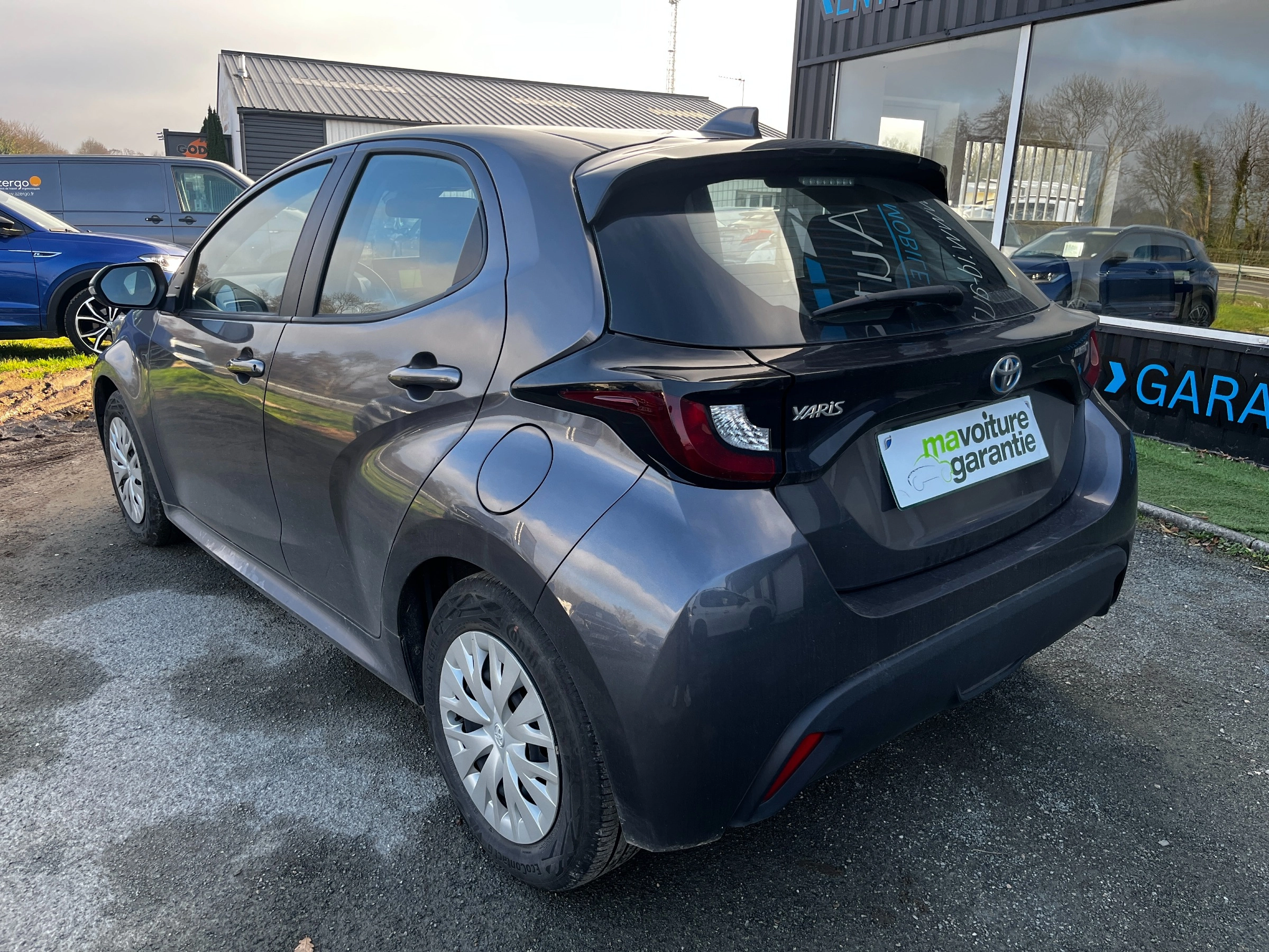 Toyota Yaris 1.5 114H 90 HYBRID  DYNAMIC BUSINESS BVA Garantie 12 Mois 1.5 114H 90 HYBRID FULL-HYBRID 0.8KWH DYNAMIC BUSINESS BEYOND-ZERO-ACADEMY BVA — photo 3