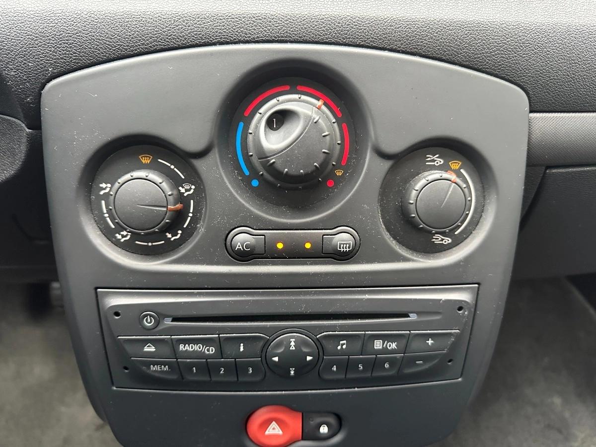 Aperçu indisponible de RENAULT Clio