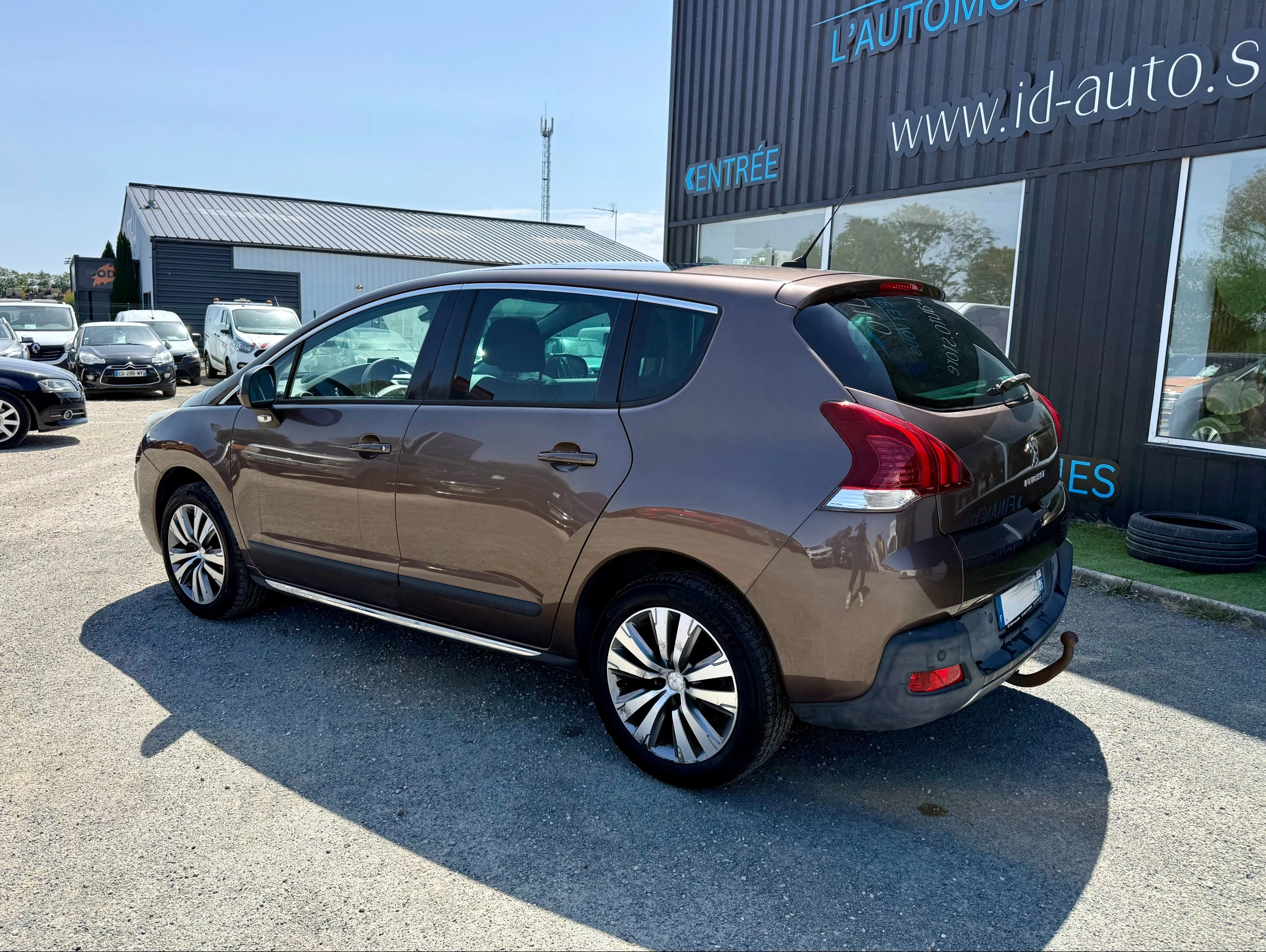 Peugeot 3008 GENERATION-I 1.6 HDI 115 ACTIVE — photo 3