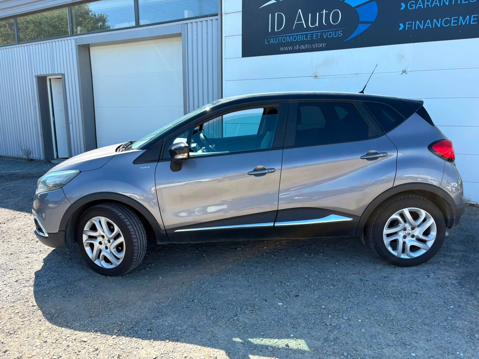 Renault Captur 1.5 DCI 90 ENERGY COOL GREY START-STOP — photo 2