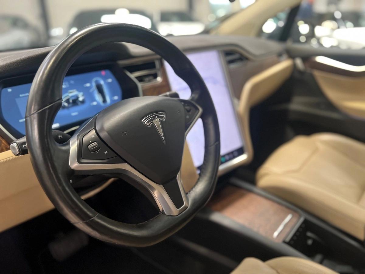Tesla Model-x 