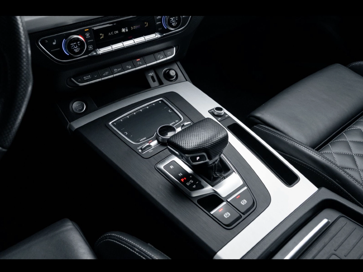 Audi Q5 - photo 9