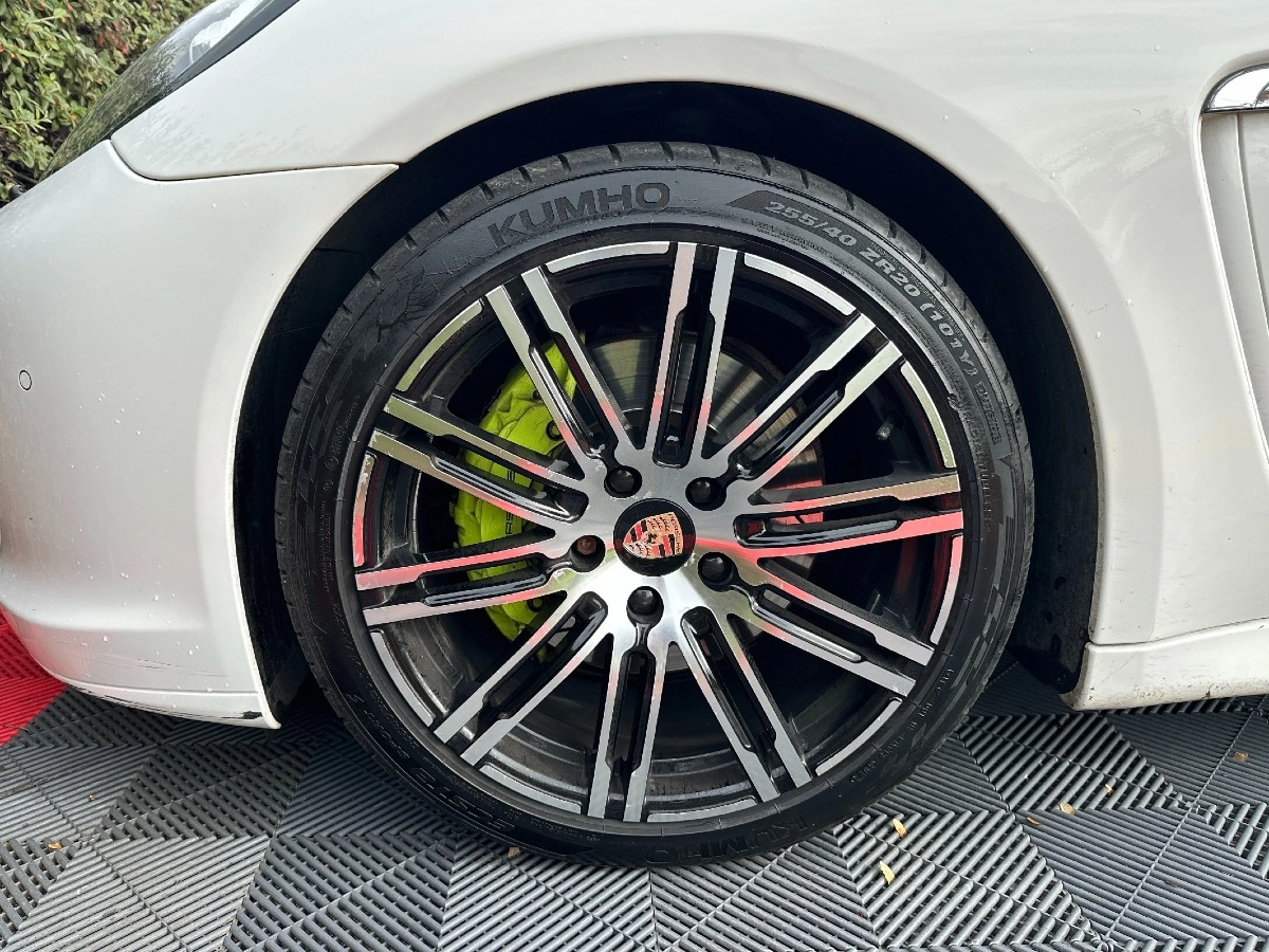 Porsche Panamera - photo 28
