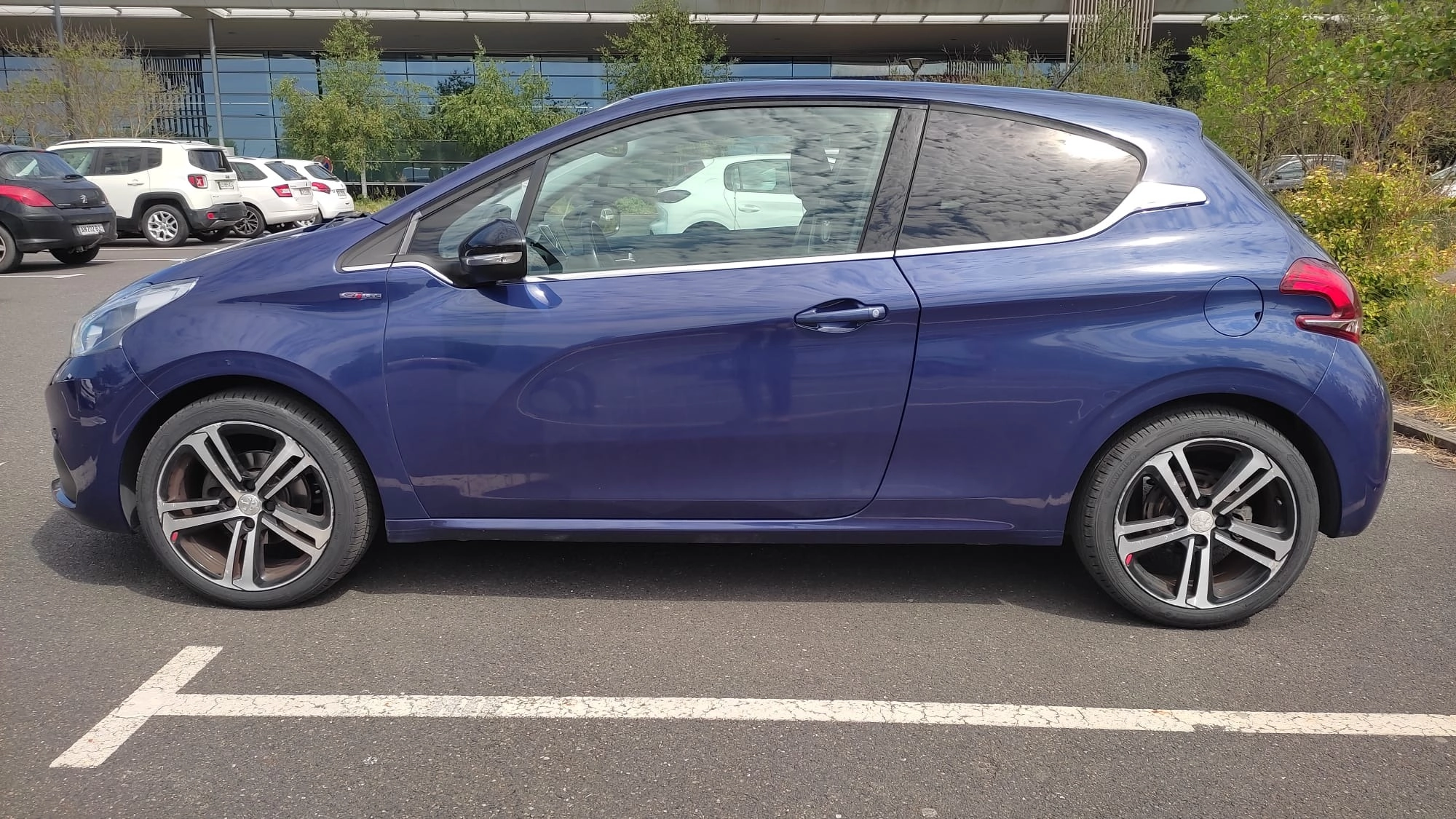 Peugeot 208 1.2 PURETECH 110 GT LINE START-STOP GARANTIE 12 MOIS GENERATION-I 1.2 PURETECH 110 GT LINE START-STOP — photo 2