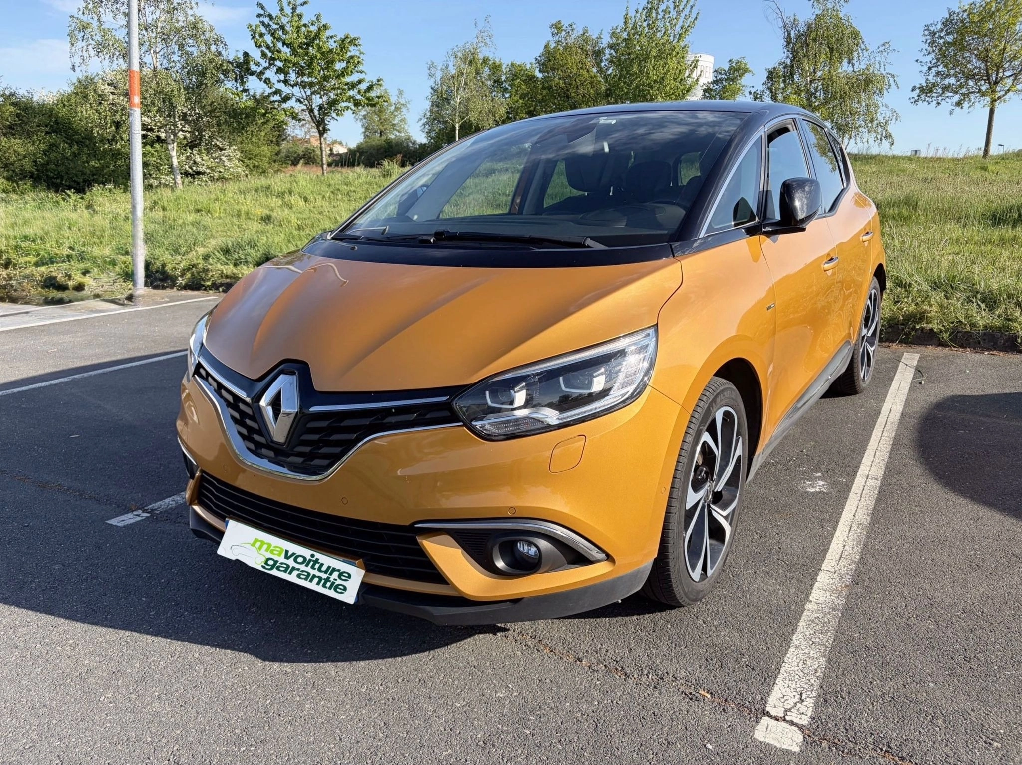 Voiture d'occasion Renault Scenic en Vendée chez IDE AUTO