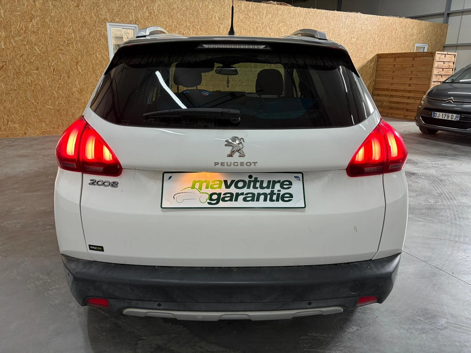 Peugeot 2008 1.6 BLUEHDI 100 ALLURE BUSINESS - Garantie 12 mois GENERATION-I 1.6 BLUEHDI 100 ALLURE BUSINESS EAT BVA START-STOP — photo 4