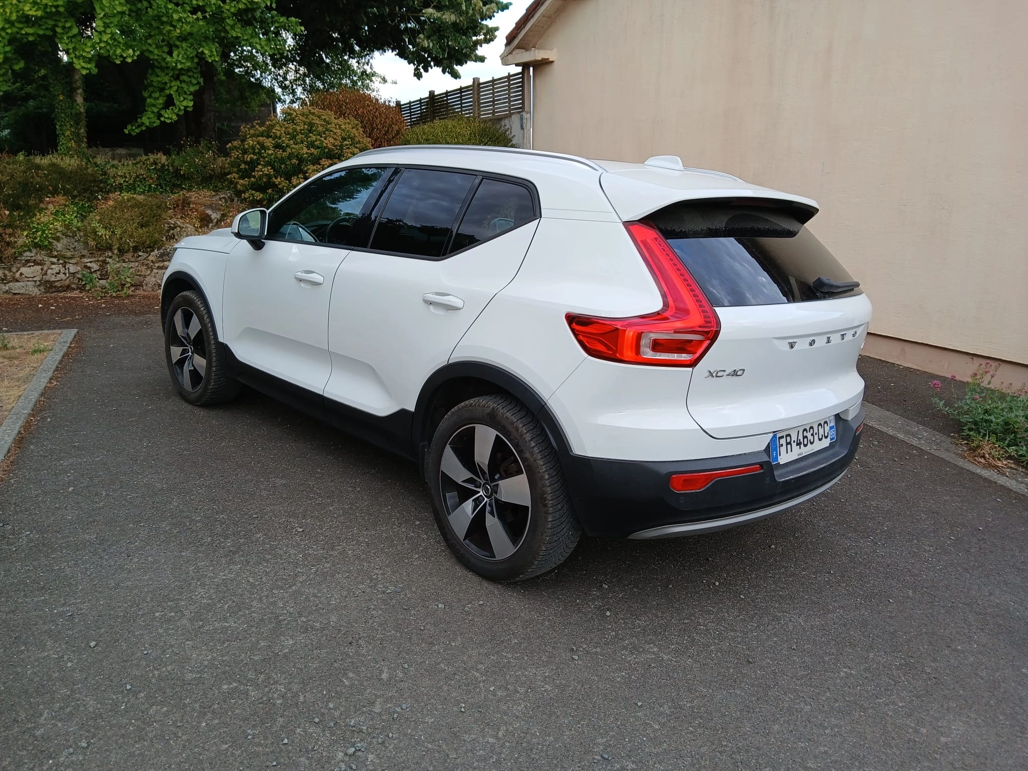 Volvo Xc40 2.0 D3 150 MOMENTUM 2WD GEARTRONIC BVA - Garantie 12 mois — photo 3