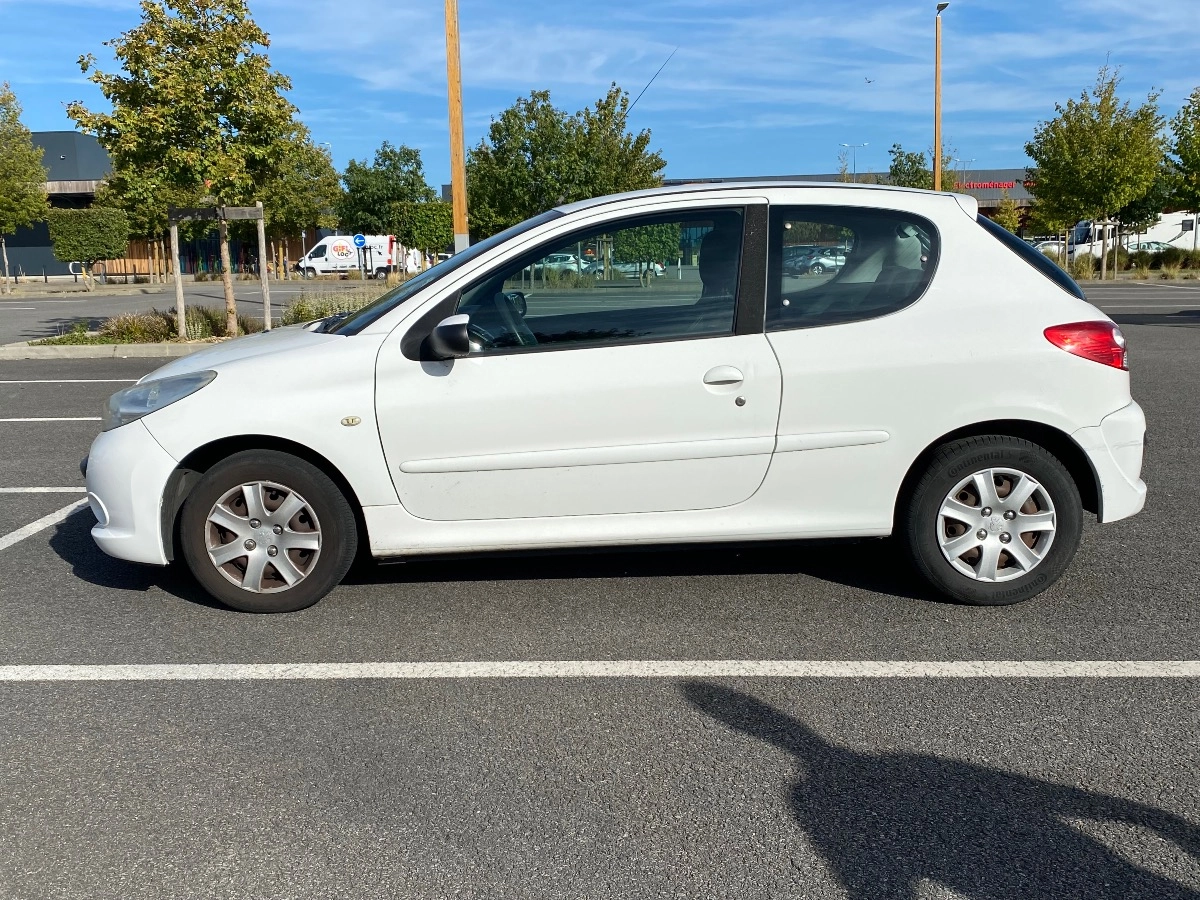 Peugeot 206 Plus 1.4 HDI 70 Garanti 12Mois 1.4 HDI 70 TRENDY — photo 2