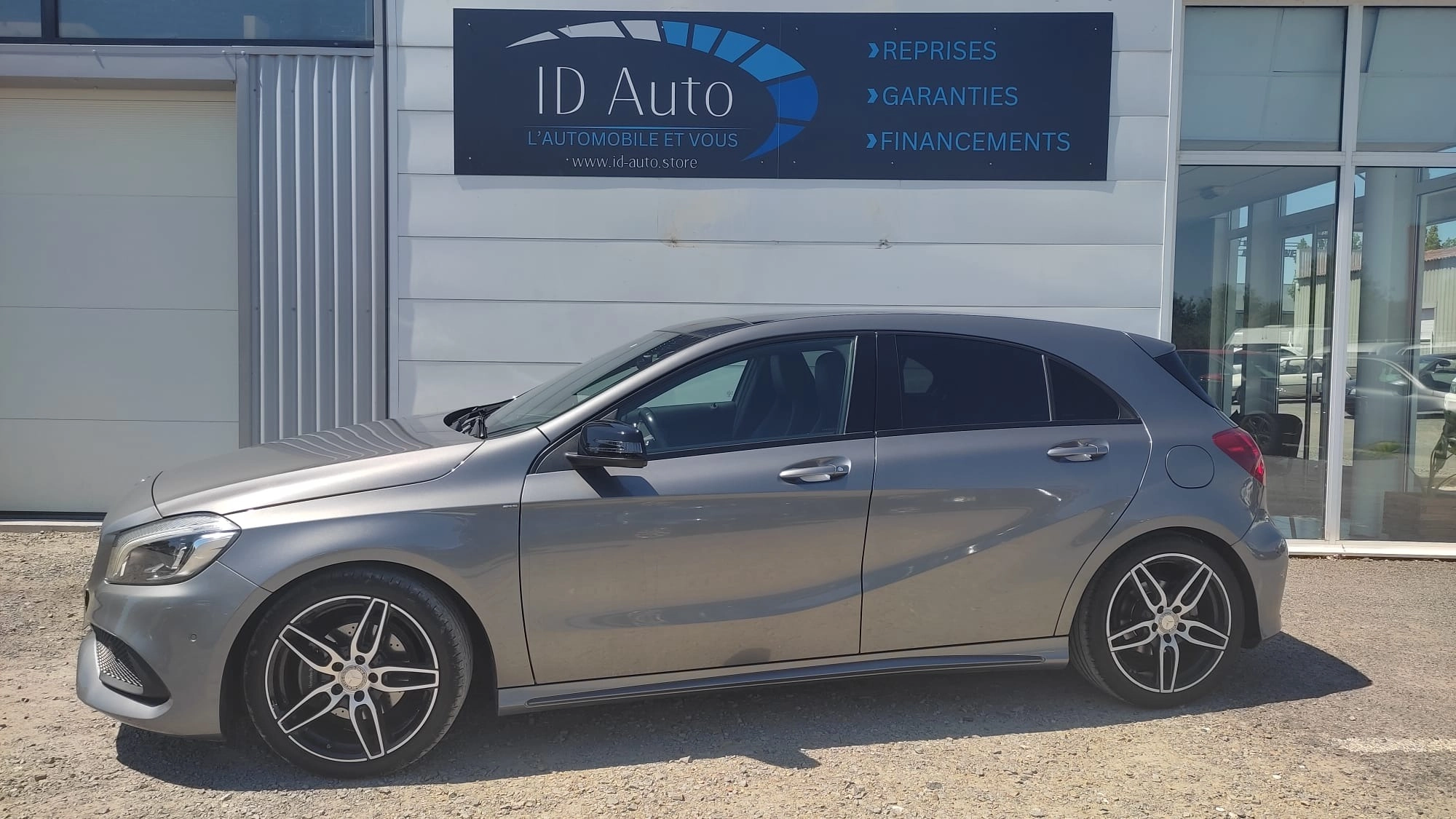 Mercedes Classe A 1.5 180 110 CH AMG LINE BVA GARANTIE 12 MOIS 1.5 180 CDI 110 AMG LINE 7G-DCT BVA — photo 2