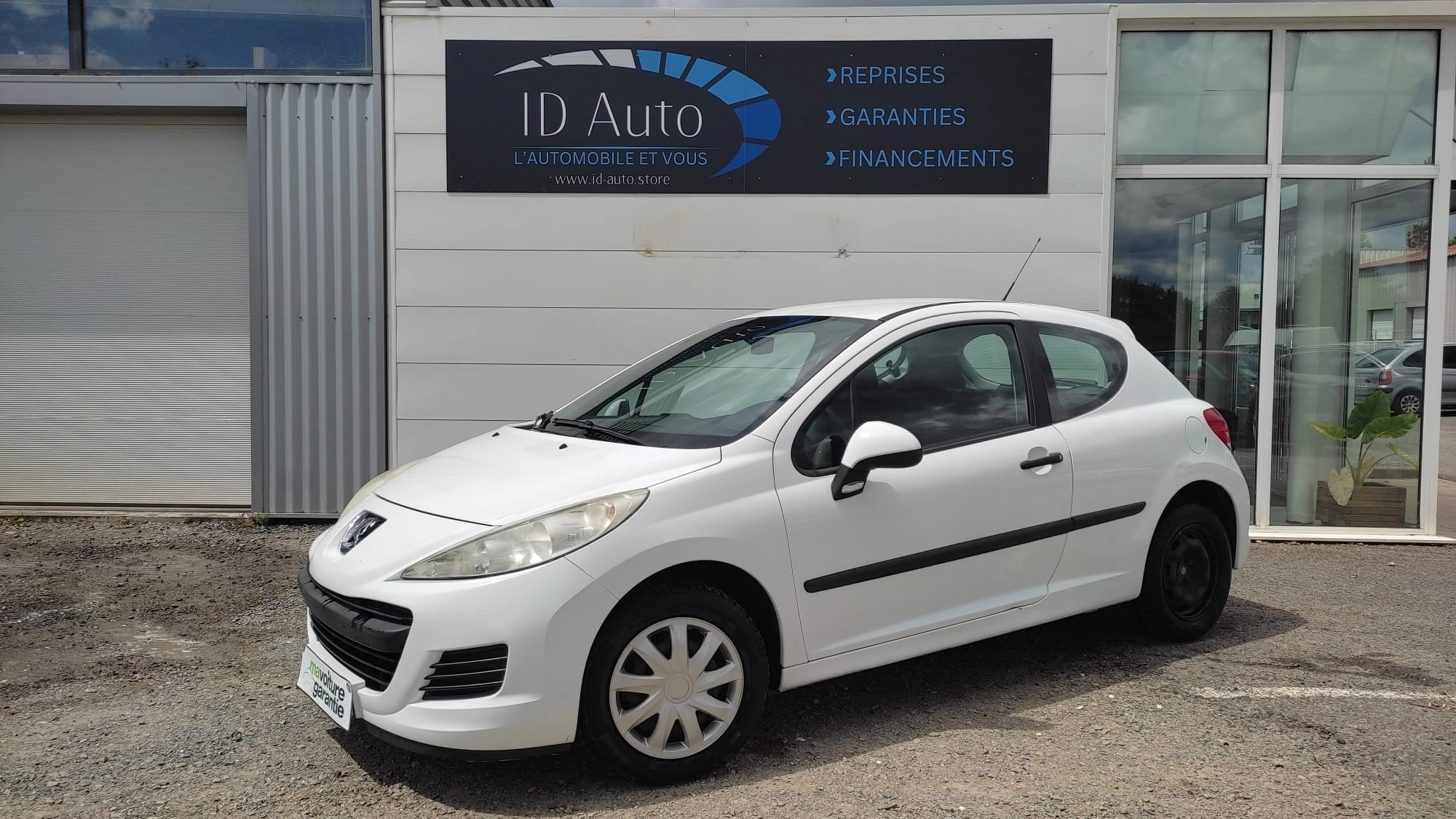 Peugeot 207 SOCIETE 1.4 HDI 70 PACK CD CLIM GARANTIE 12 MOIS