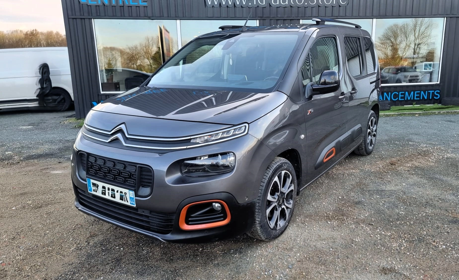 Citroen Berlingo 1.5 BLUEHDI  / Garantie 12 mois GENERATION-III COMBI 1.5 BLUEHDI 130 M L1 FEEL EAT BVA START-STOP — photo 2
