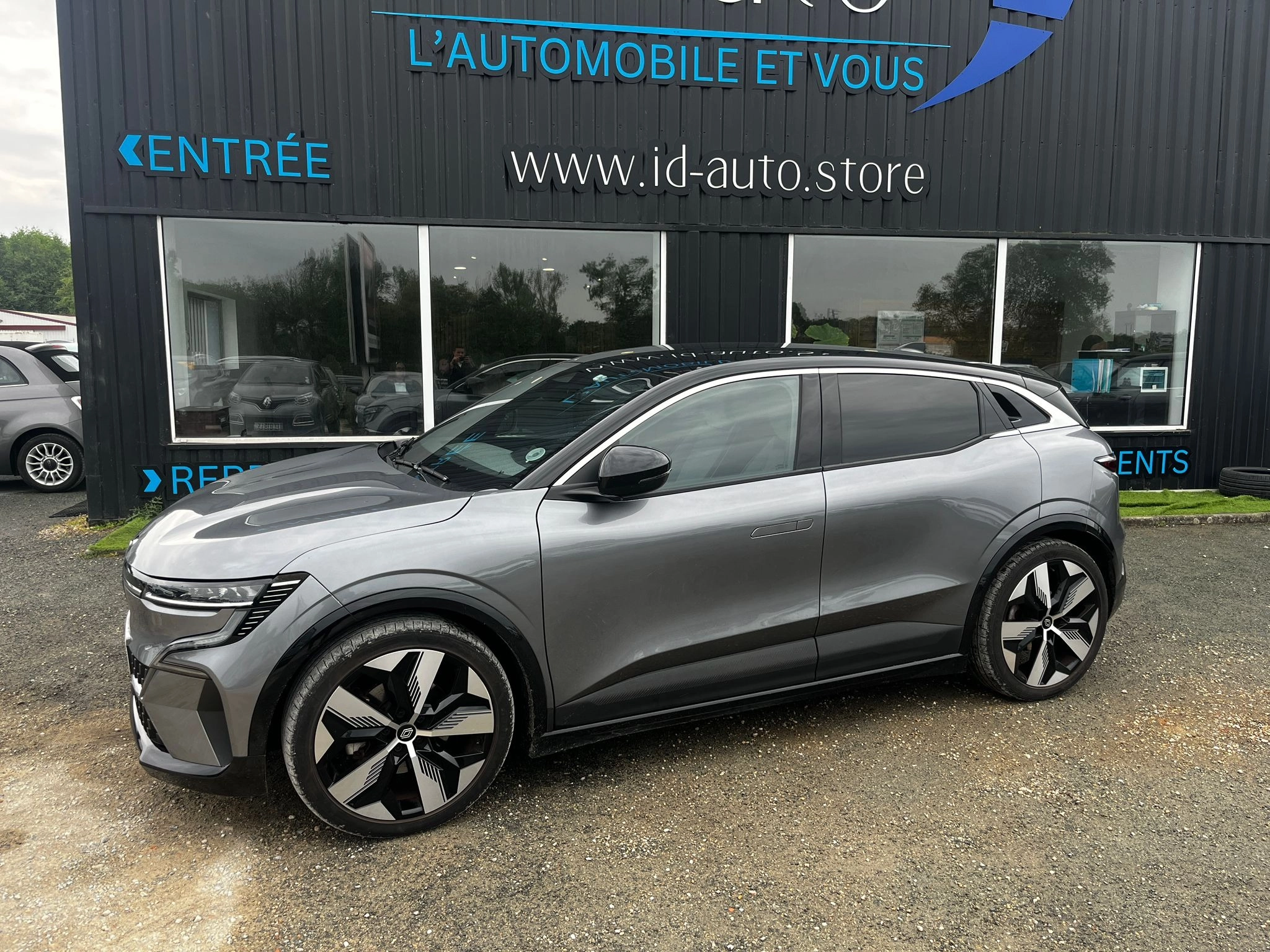 Renault Megane EV60 E-TECH ELECTRIC 220 60KWH AUTONOMIE-CONFORT TECHNO TVA RECUP GARANTIE 12  MOIS EV60 E-TECH ELECTRIC 220 75PPM 60KWH AUTONOMIE-CONFORT AC22 TECHNO BVA