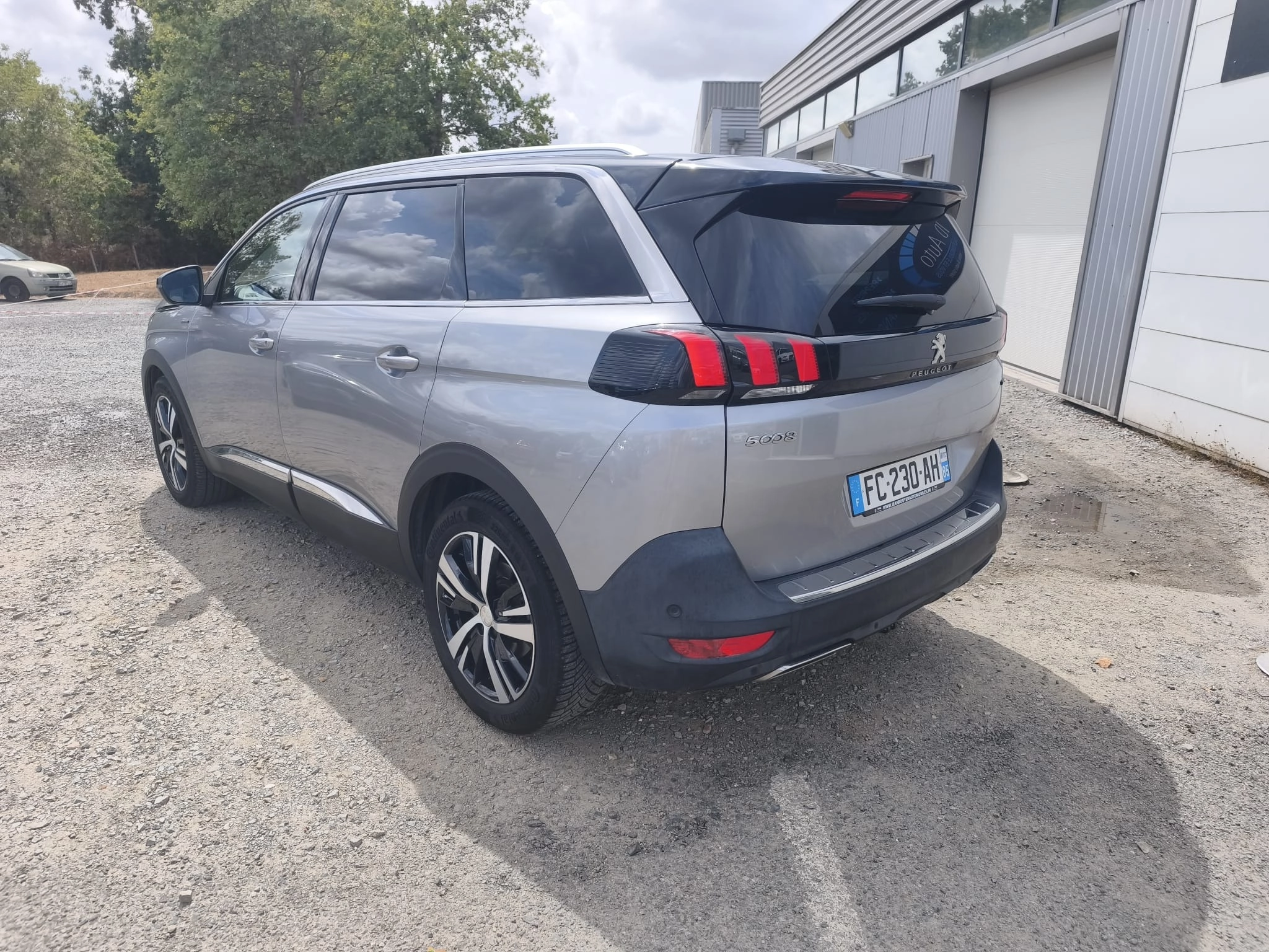Peugeot 5008 GENERATION-II 1.5 BLUEHDI 130 GT LINE EAT BVA START-STOP — photo 3