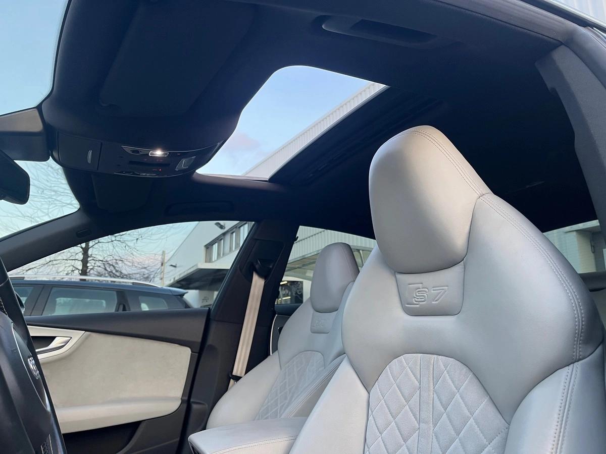 Audi S7 