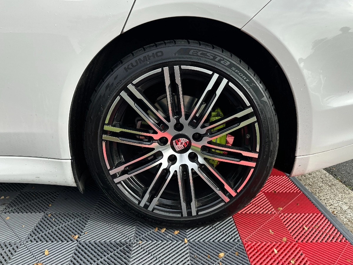 Porsche Panamera - photo 29