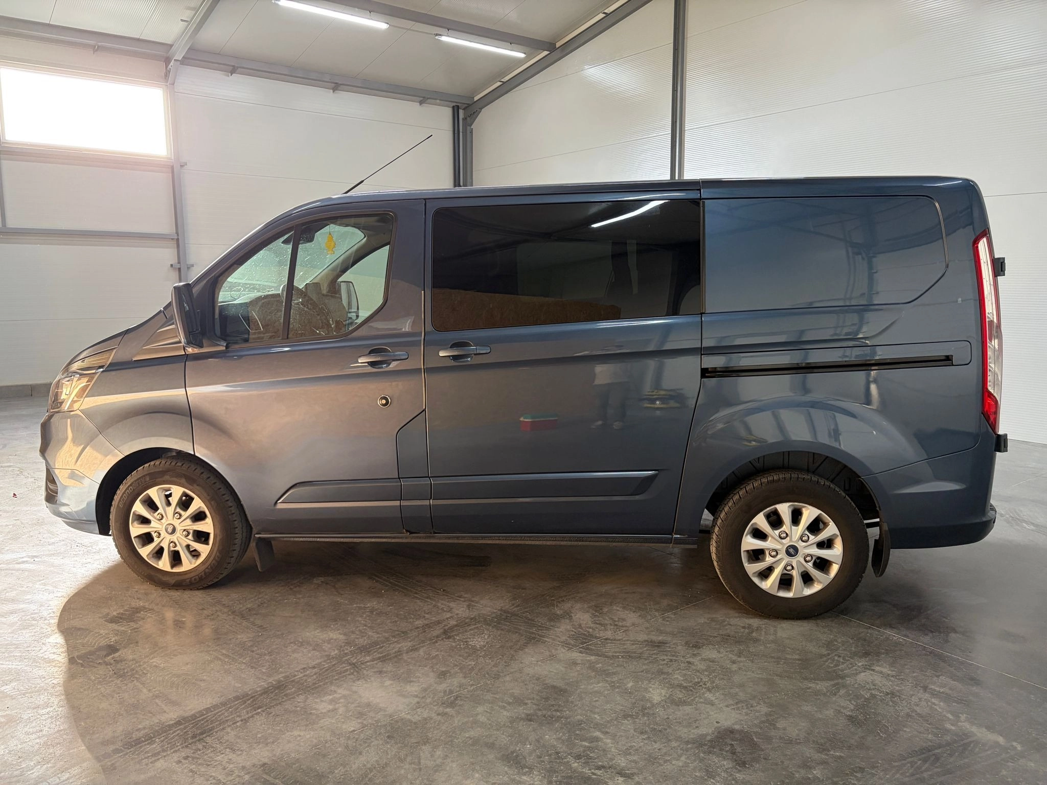 Ford Transit Custom Vu 6 PLACES/2.0 TDCI 130 L1H1 LIMITED - Garantie 12 mois FOURGON 270 2.0 TDCI 130 L1H1 COURT PC-TN LIMITED — photo 2