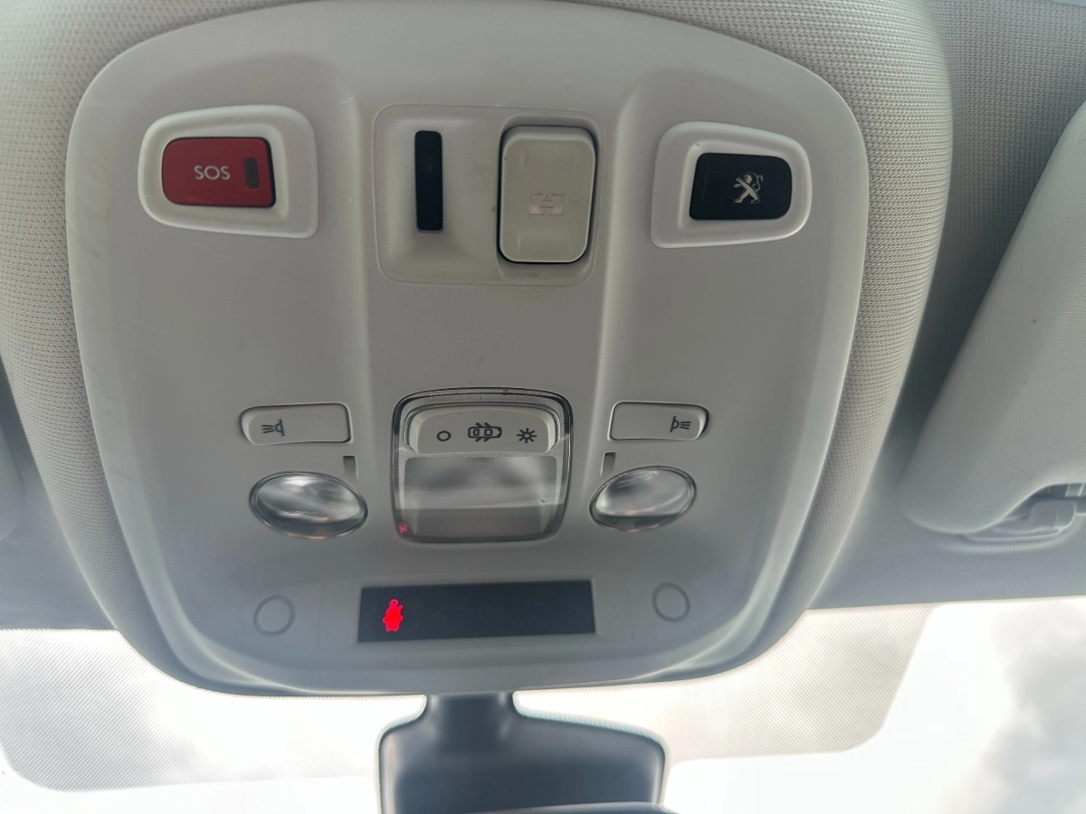Peugeot 308 - photo 25