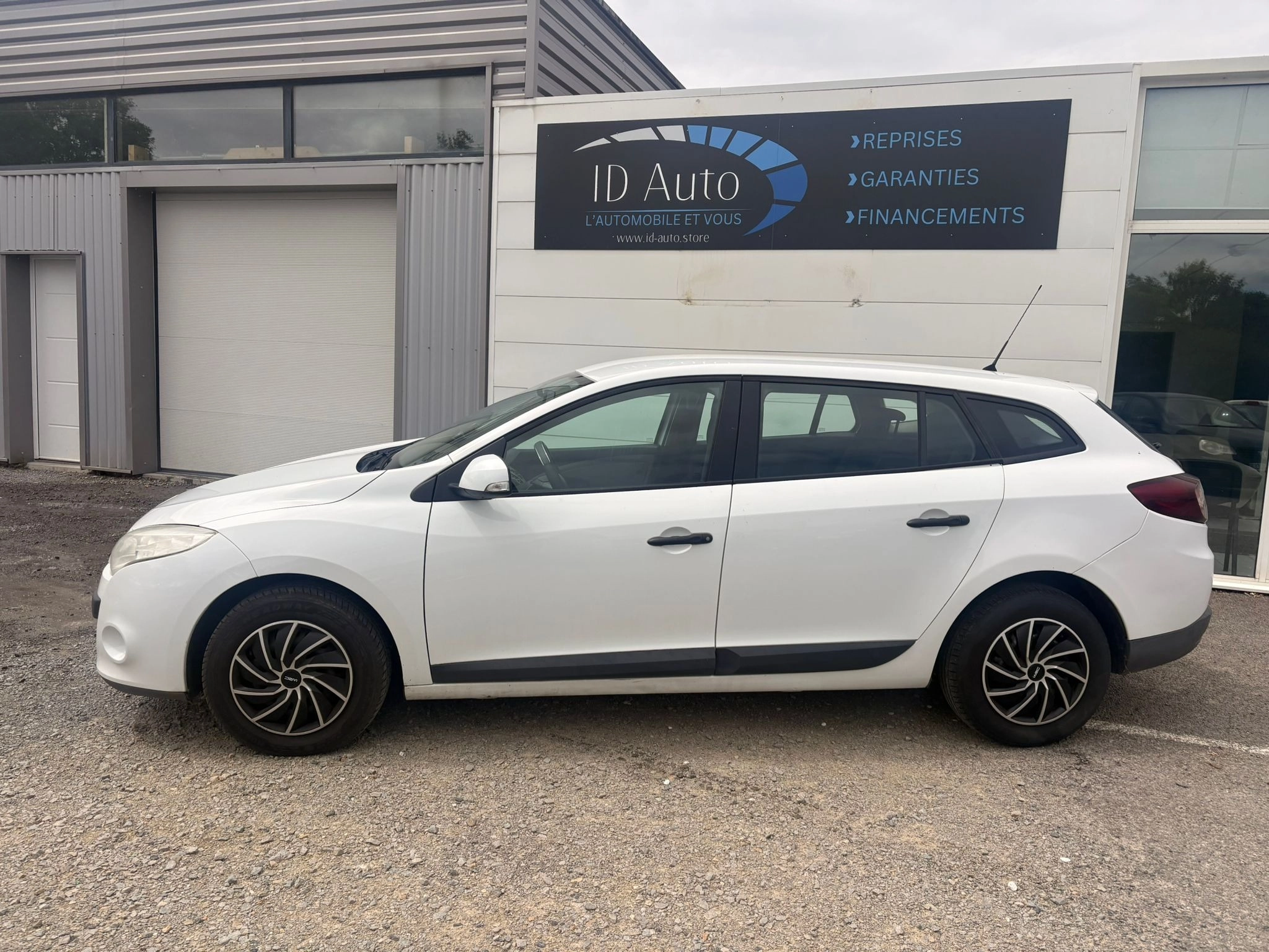 Renault Megane ESTATE 1.5 DCI 85 Garantie 12 mois — photo 2