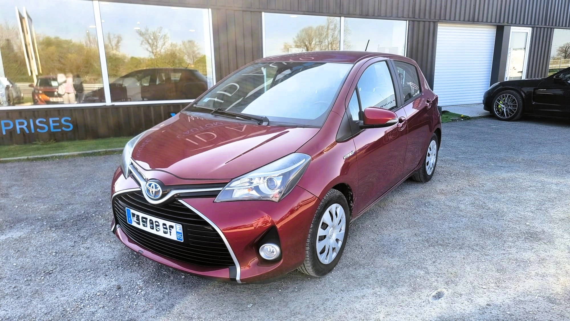 Toyota Yaris — photo 2