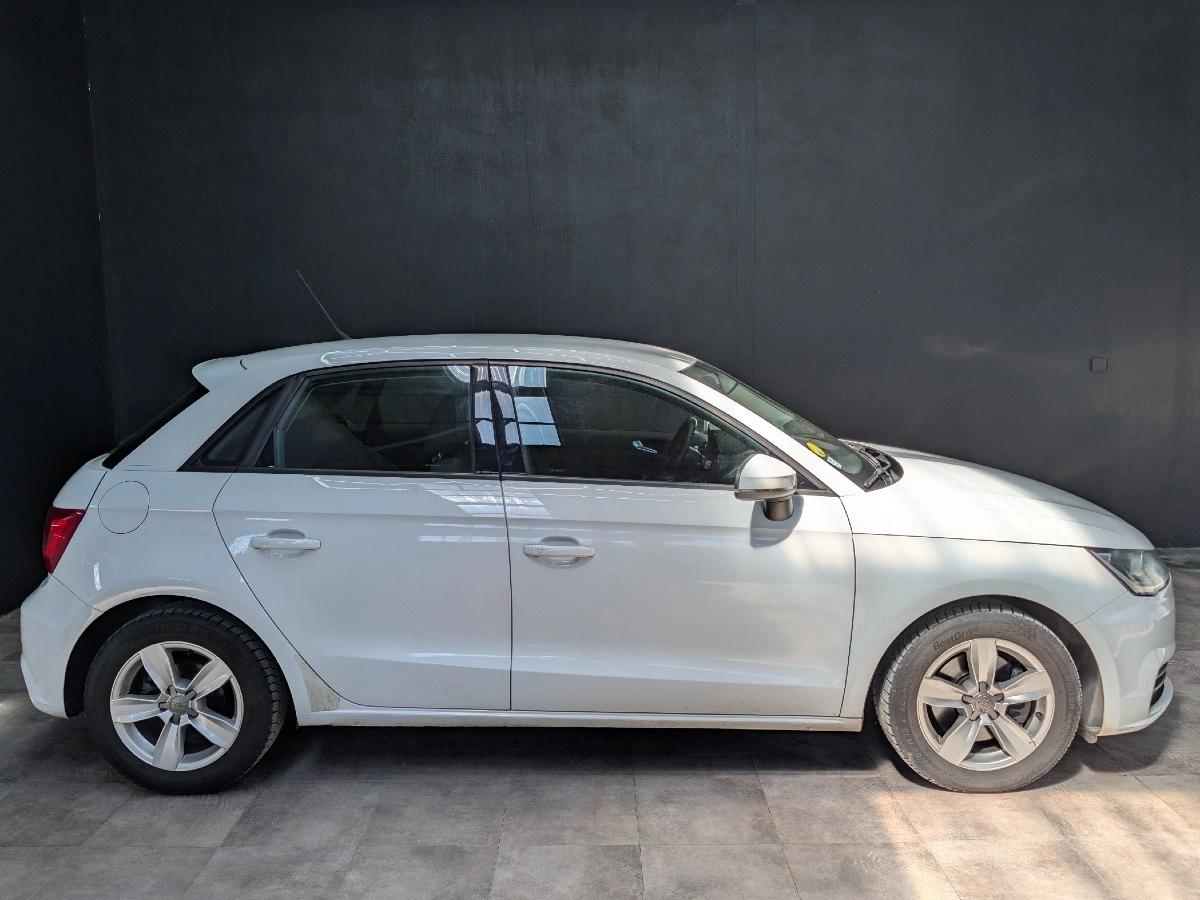 Audi A1 SPORTBACK 1.6 TDI 115 BUSINESS LINE