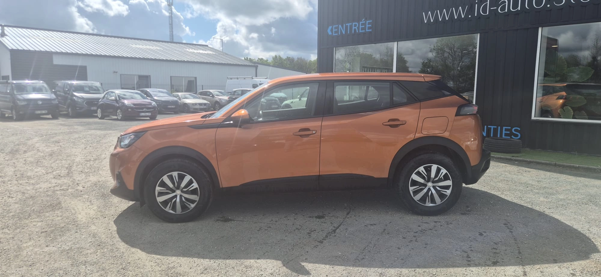 Peugeot 2008 GENERATION-I 1.2 PURETECH 100 ACTIVE START-STOP — photo 2