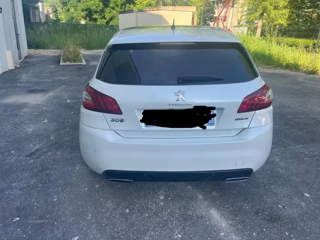 Peugeot 308 GENERATION-II 1.2 PURETECH 130 GT LINE START-STOP GARANTIE 12 MOIS — photo 4