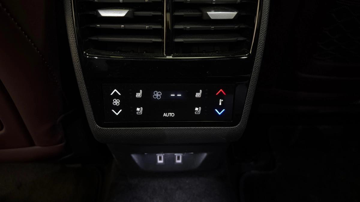 Ds Automobiles DS9