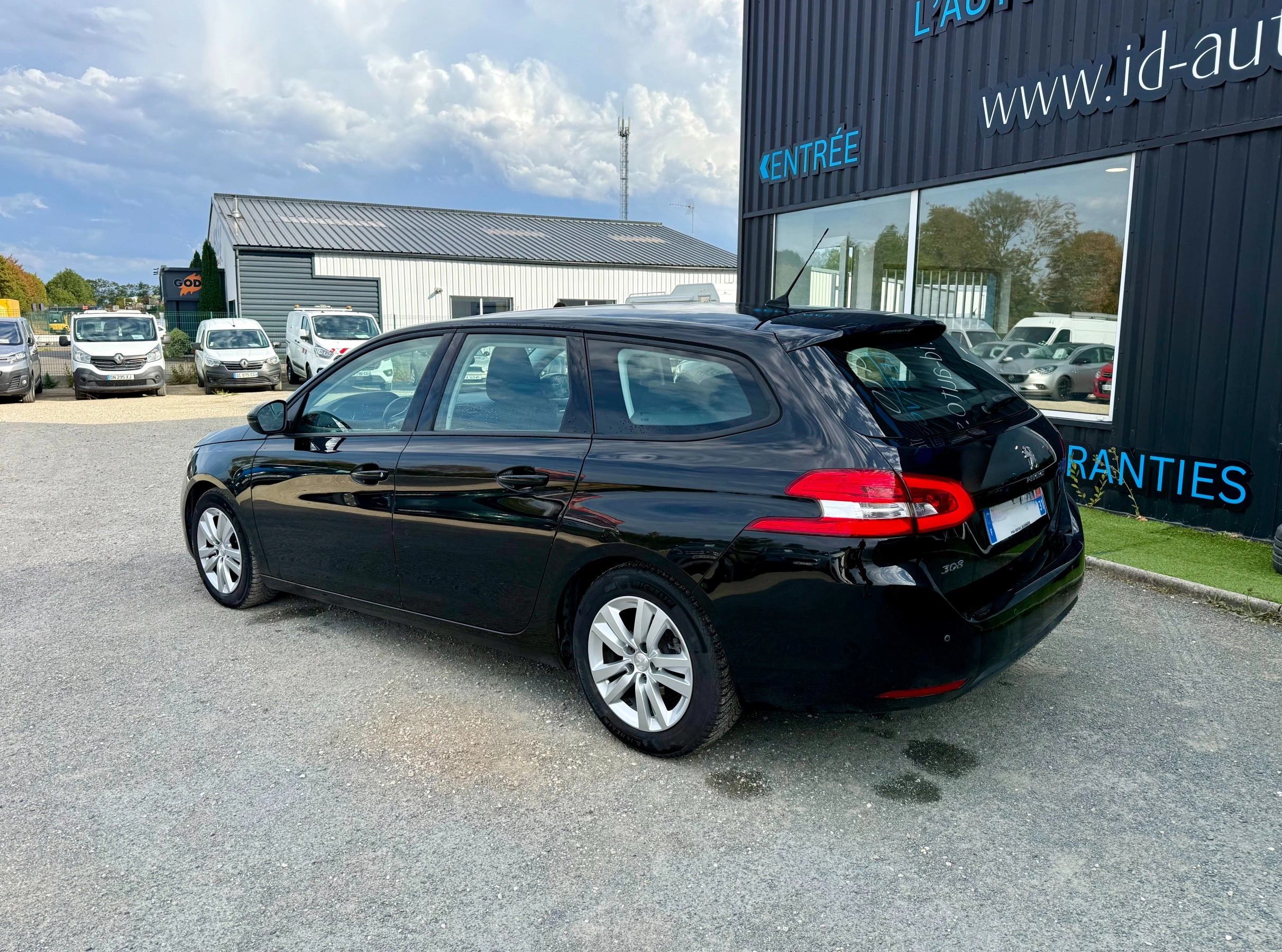 Peugeot 308 GENERATION-II SW 1.5 HDI 130 CH ALLURE GARANTIE 12 MOIS GENERATION-II SW 1.5 BLUEHDI 130 ALLURE START-STOP — photo 3