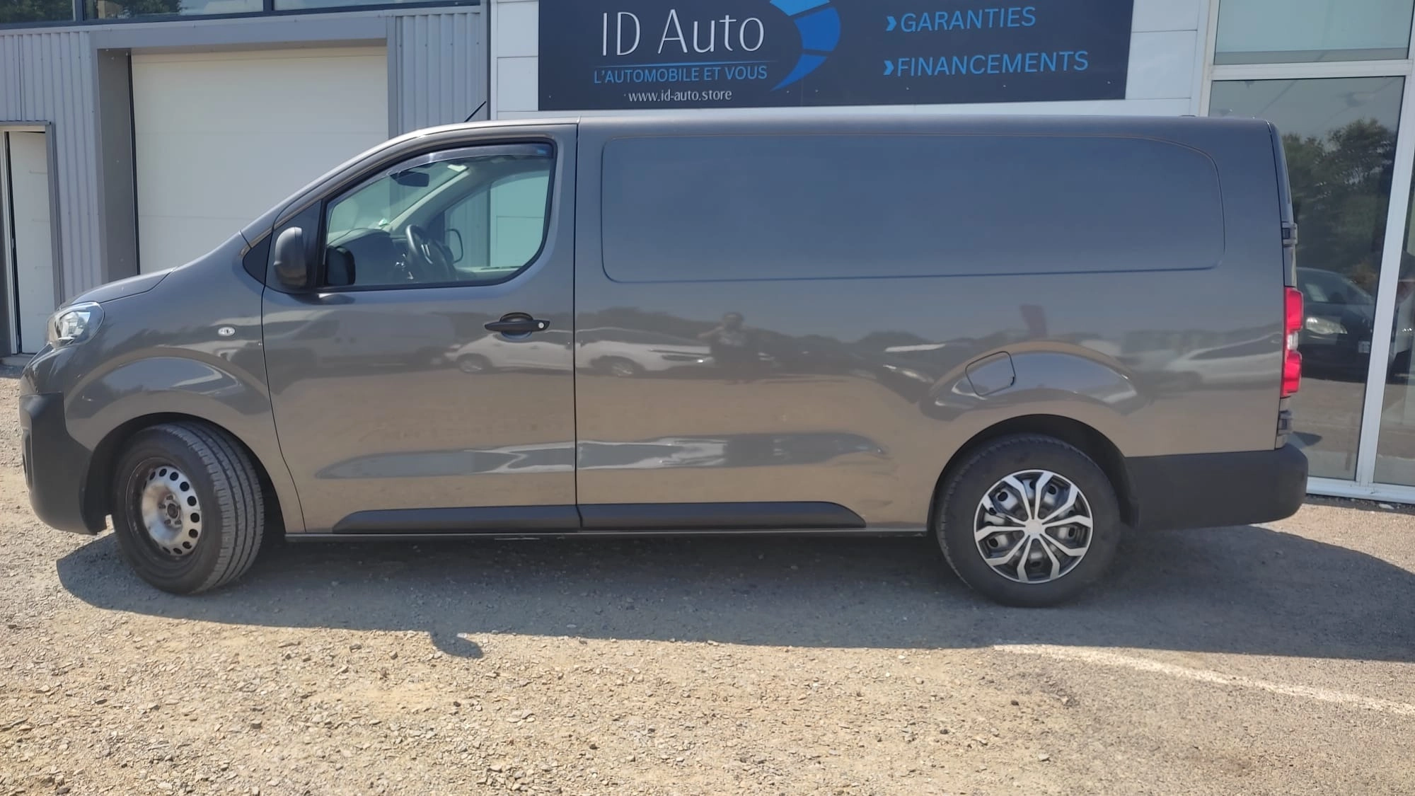 Peugeot Expert Vu FOURGON 2.0 BLUEHDI 180 L2 PREMIUM BVA START-STOP TVA RECUPERABLE GARANTIE 12 MOIS FOURGON 2.0 BLUEHDI 180 L2 PREMIUM PACK EAT BVA START-STOP — photo 2