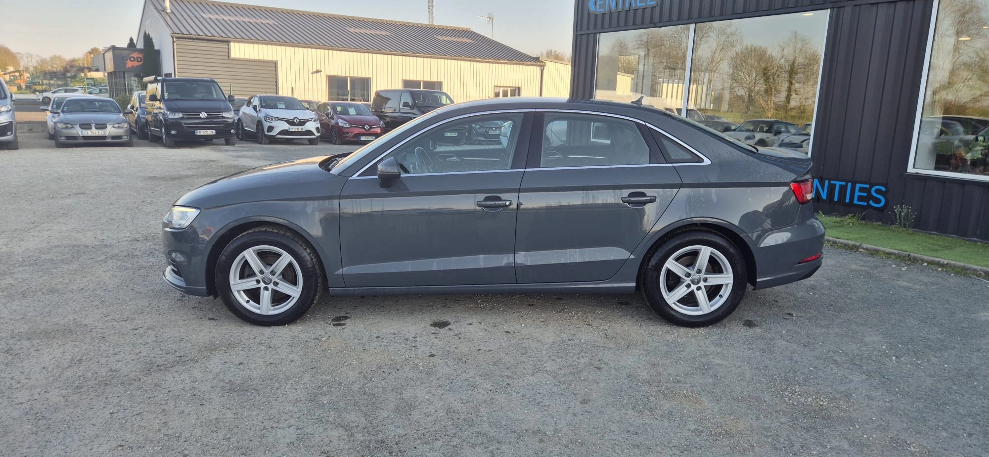 Audi A3 1.4 COD TFSI 150 ULTRA AMBITION LUXE — photo 2