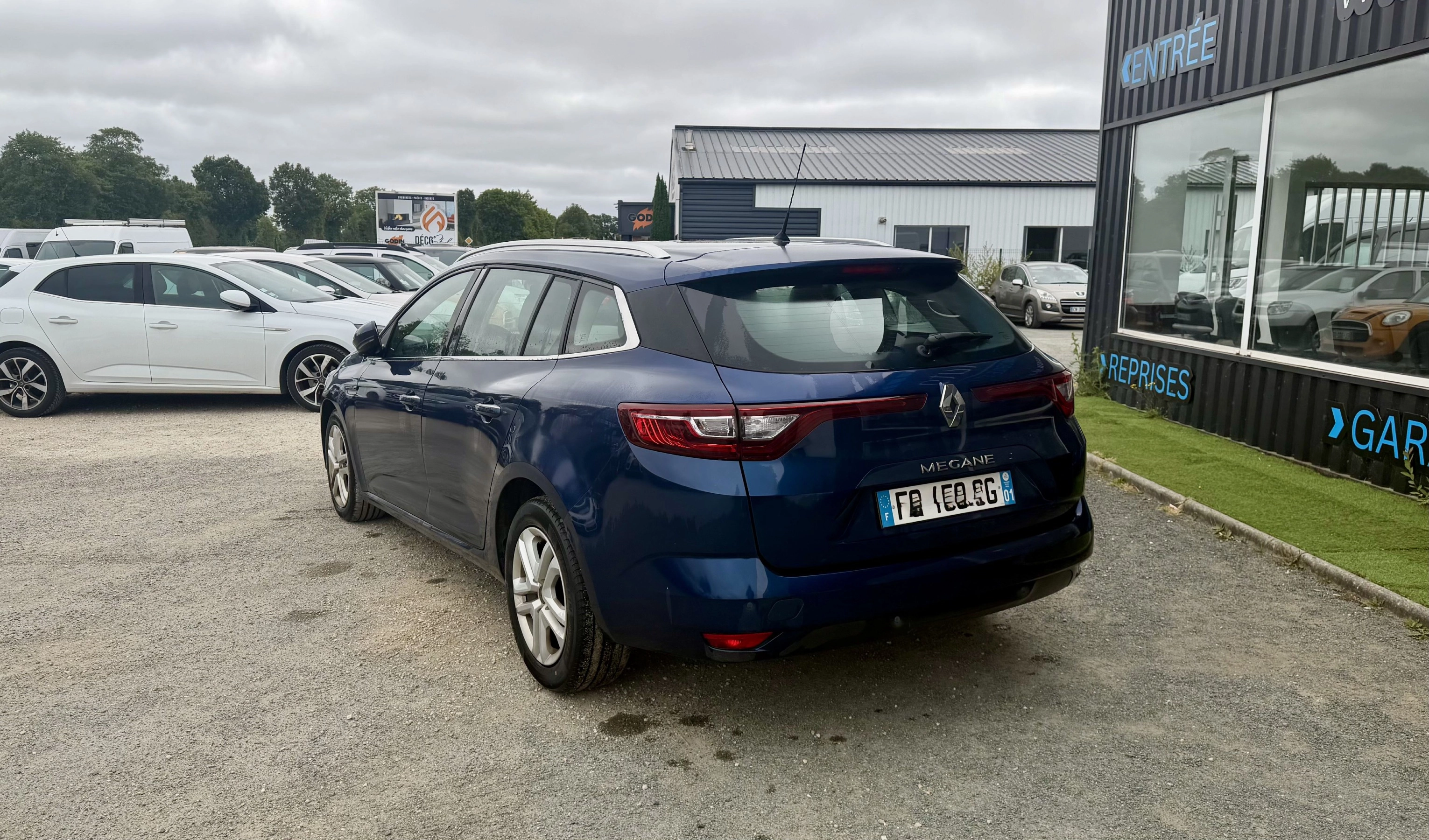 Renault Megane ESTATE 1.5 - Distribution faite / Garantie 12 mois ESTATE 1.5 BLUEDCI 115 BUSINESS EDC BVA — photo 4