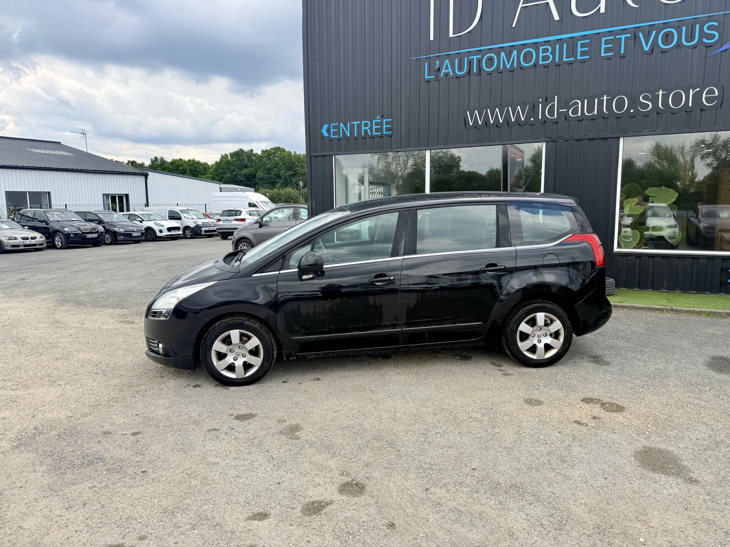Peugeot 5008 GENERATION-I 1.6 HDI 110 ALLURE — photo 2