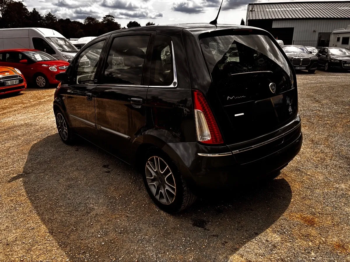 Lancia Musa 1.4 95 ORO DFS BVA 1.3 MULTIJET 90 PLATINO — photo 4