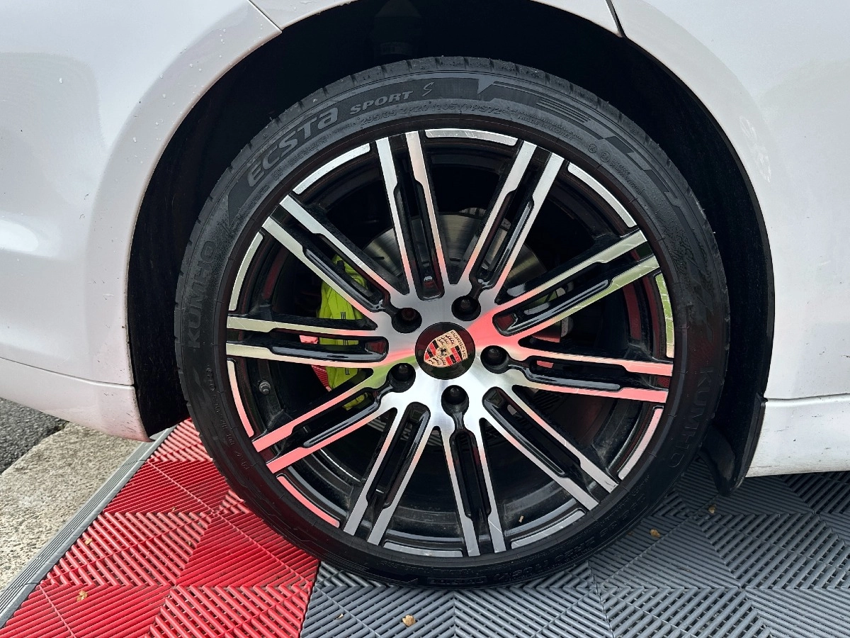 Porsche Panamera - photo 30