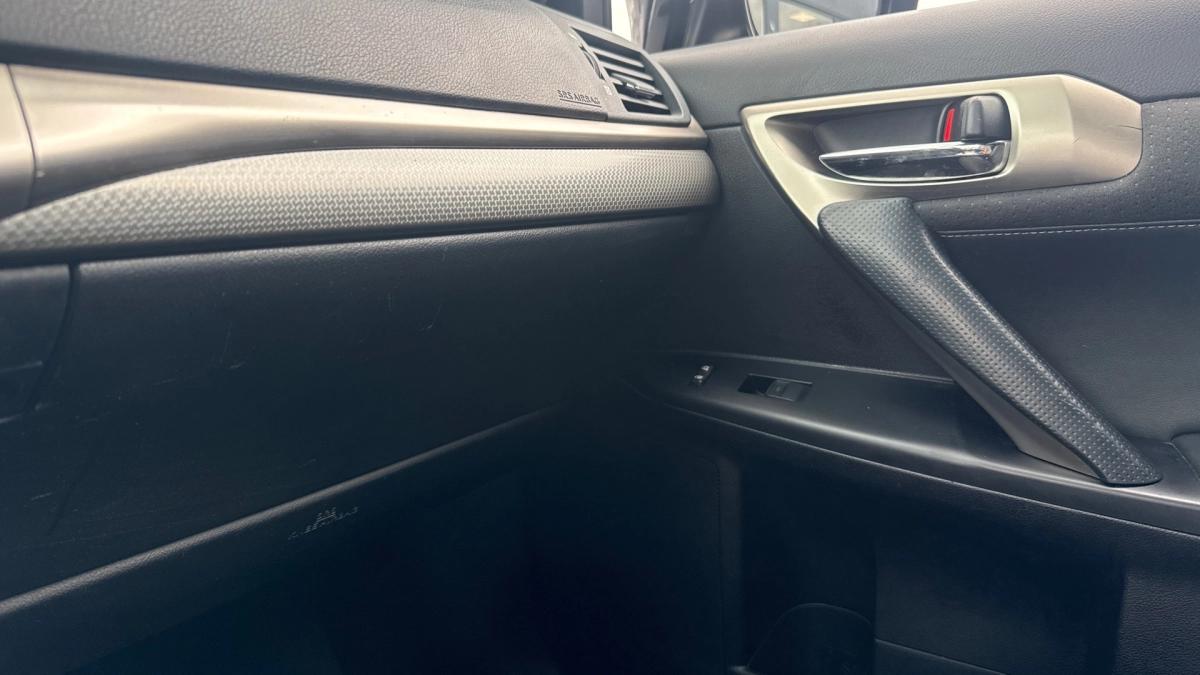 Lexus CT200H