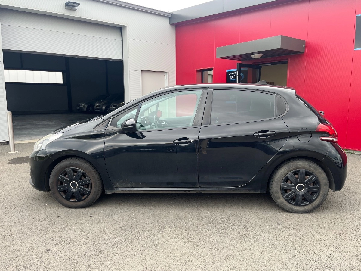 Peugeot 208 GENERATION-I 1.2 PURETECH 80 ALLURE — photo 2