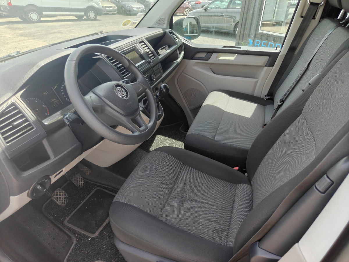 Volkswagen Transporter MINIBUS T6 2.0 TDI 100 LONG — photo 3