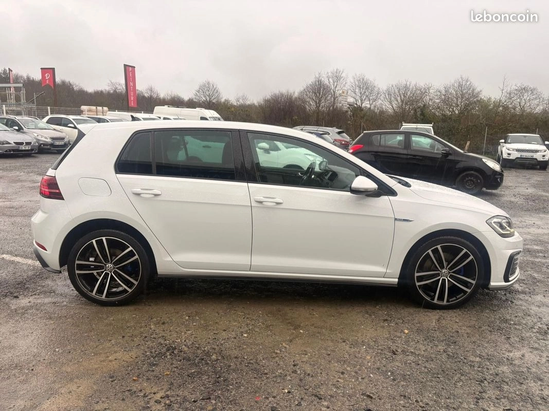 Volkswagen Golf GTE — photo 2
