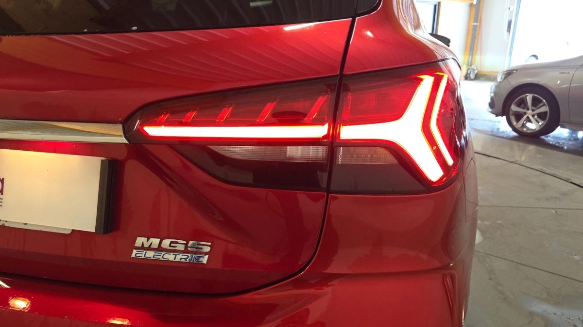 M.G. MG5