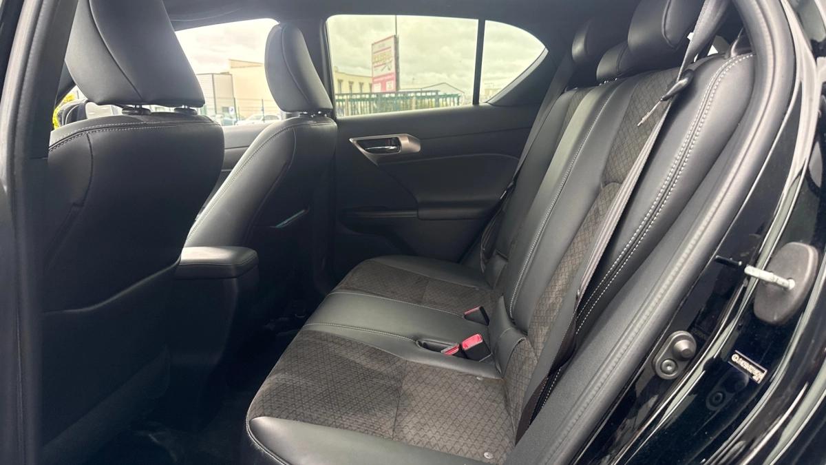 Lexus CT200H