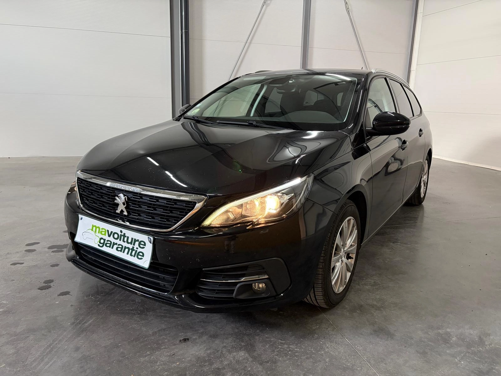 Peugeot 308 SW 1.5 BLUEHDI 130 STYLE - Garantie 12 mois GENERATION-II SW 1.5 BLUEHDI 130 STYLE EAT BVA START-STOP
