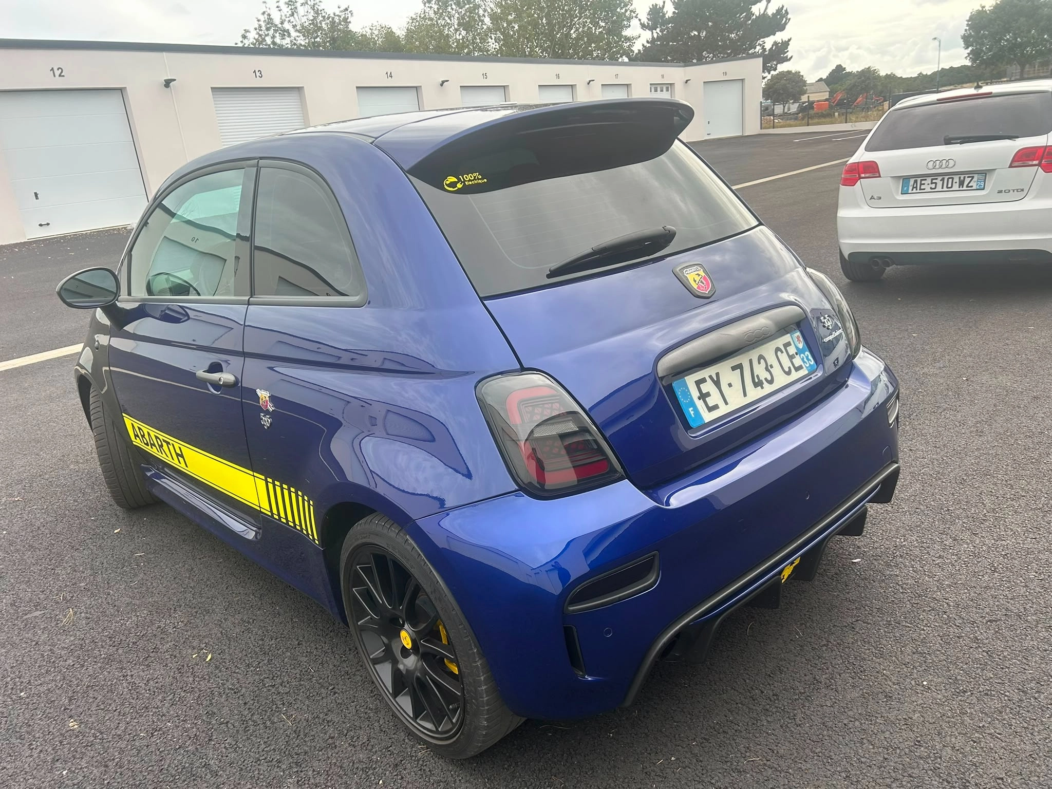 Abarth 500 595 1.4 T-JET 180 COMPETIZIONE — photo 2